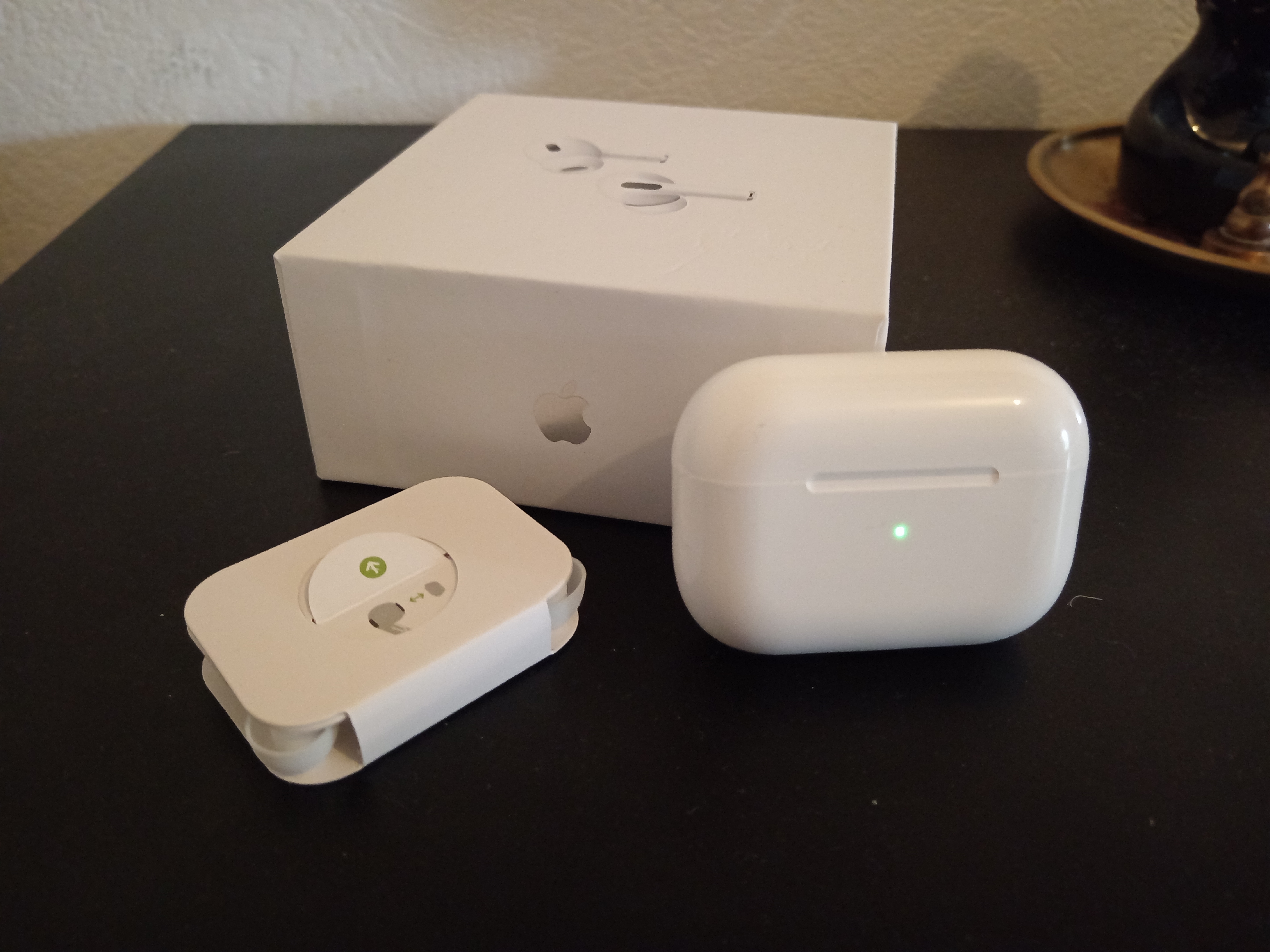Écouteurs sans fil Apple AirPods Pro avec boîtier – Apple 2