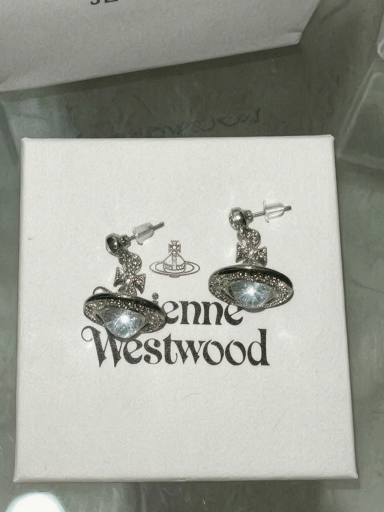 Boucles d'oreilles strass argentées 4