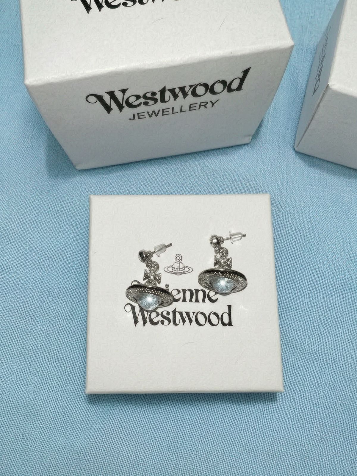 Boucles d'oreilles strass argentées 4