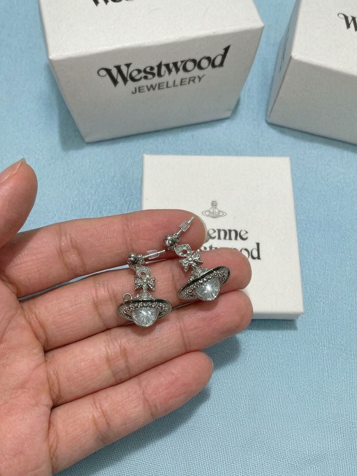Boucles d'oreilles strass argentées 2