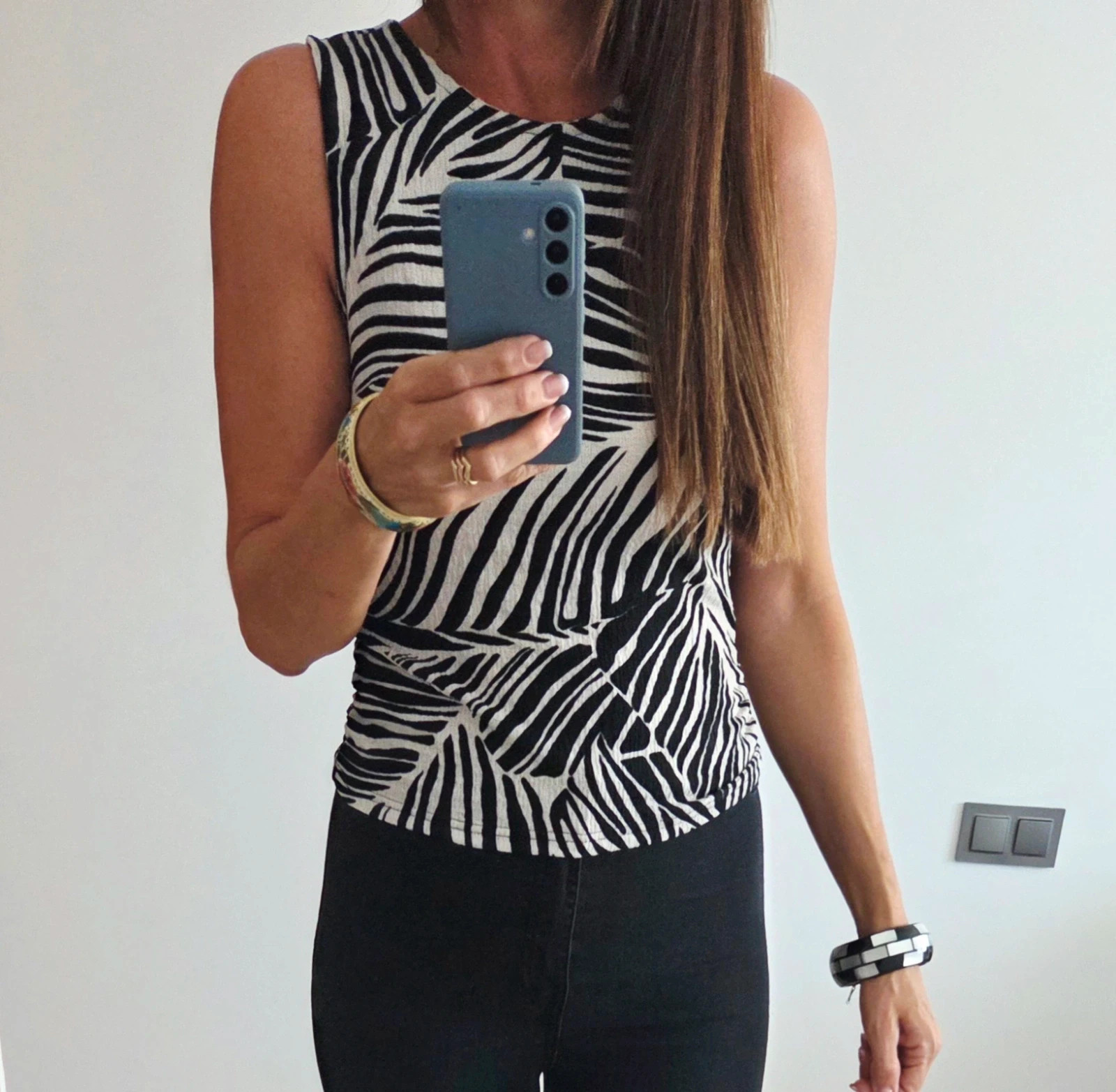 Precioso top negro y blanco T-S Zebra🖤