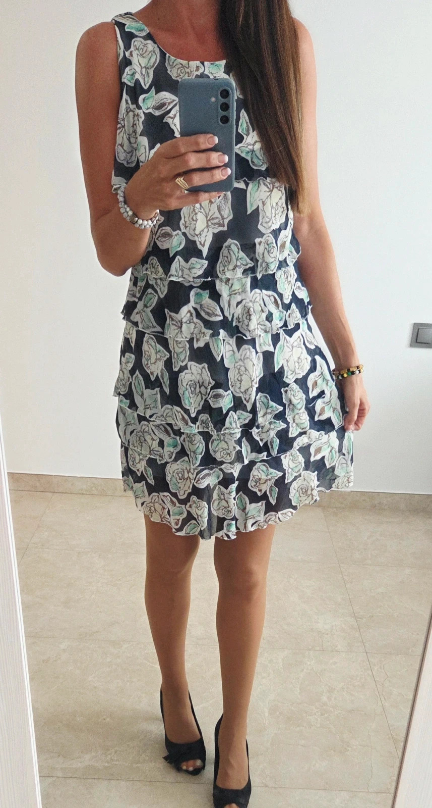 Precioso vestido volantes marino flores T-40