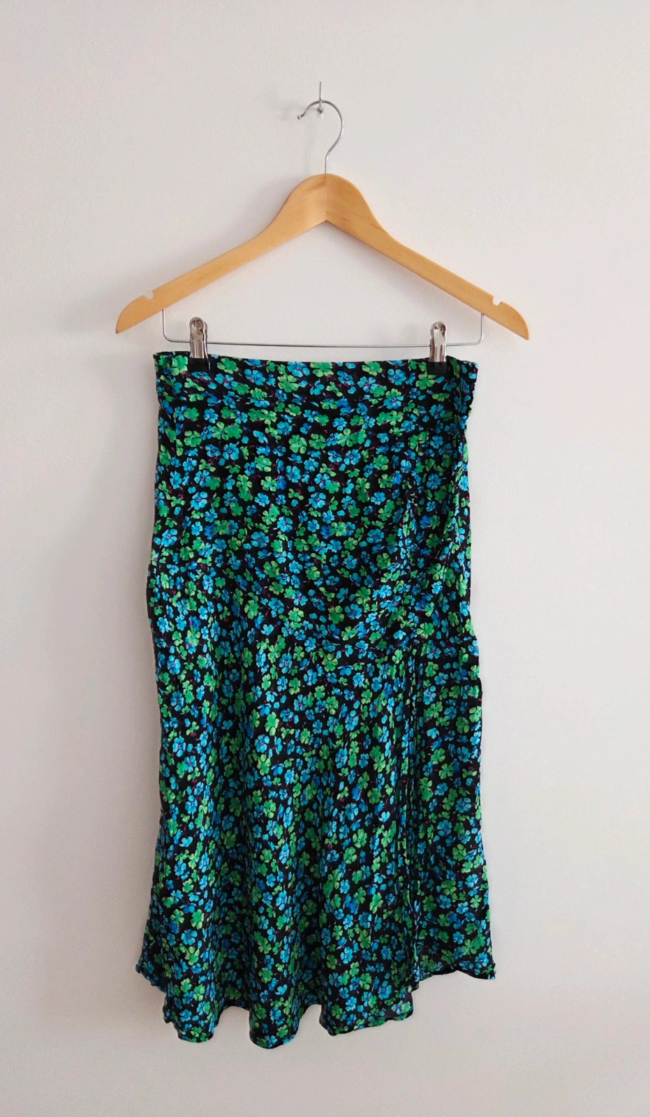 Preciosa falda midi Bershka negra flores🖤💚T-S/M – Bershka – taille S / 36 / 8 2