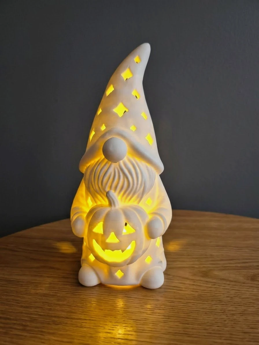 Figura de gnomo de Halloween luminosa
