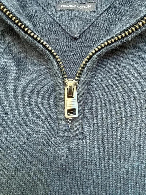 Pull 1/4 zip col camionneur Tommy Hilfiger Bleu marine Taille S logo brodé 100%coton preppy – Tommy Hilfiger – taille S 4