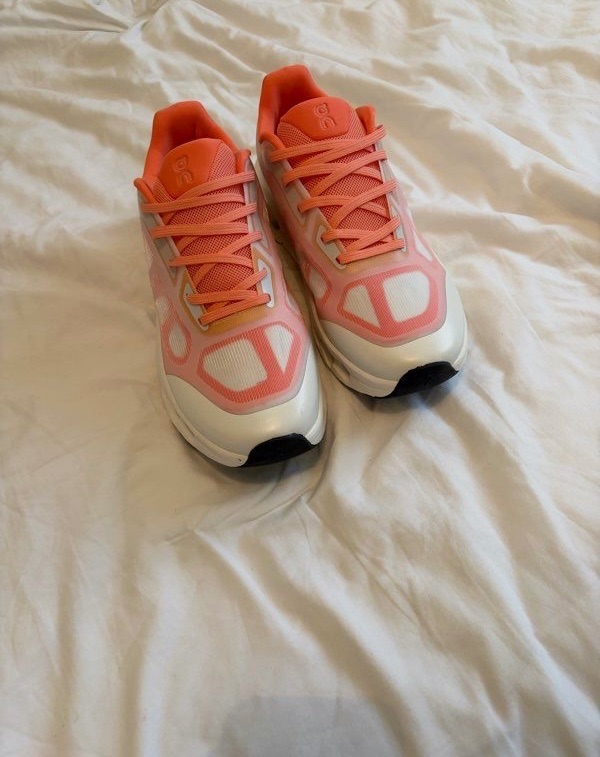 Baskets On CloudSurfer rose et blanc – On Running – taille EU 43 8