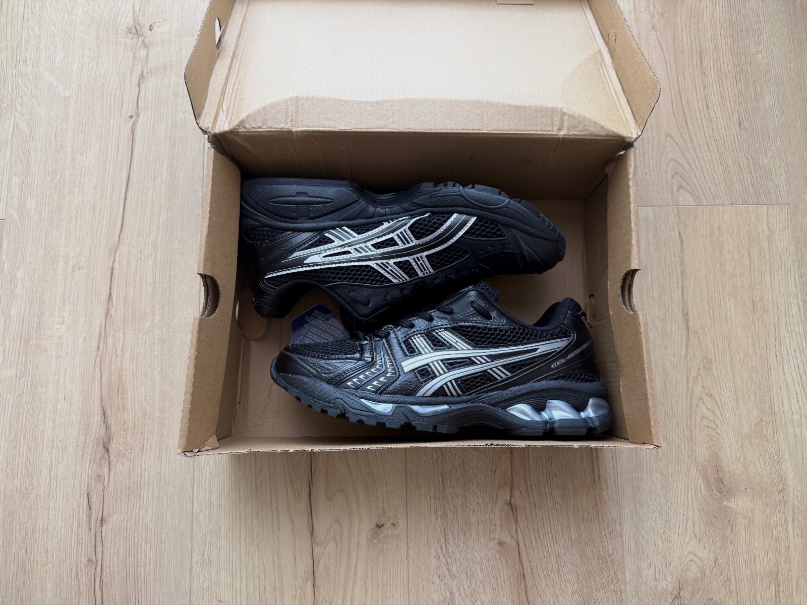 Asics Gel-Kayano 14 – Asics – taille EU 42 3