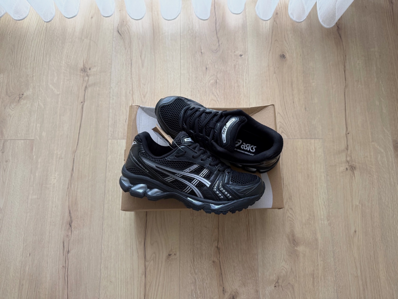 Asics Gel-Kayano 14 – Asics – taille EU 42 2