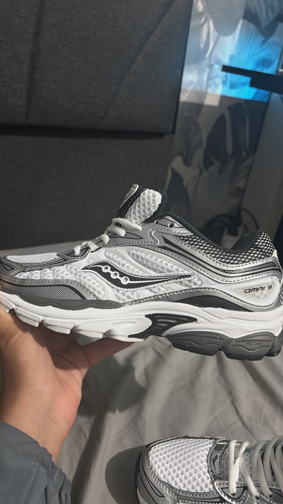saucony omni 9