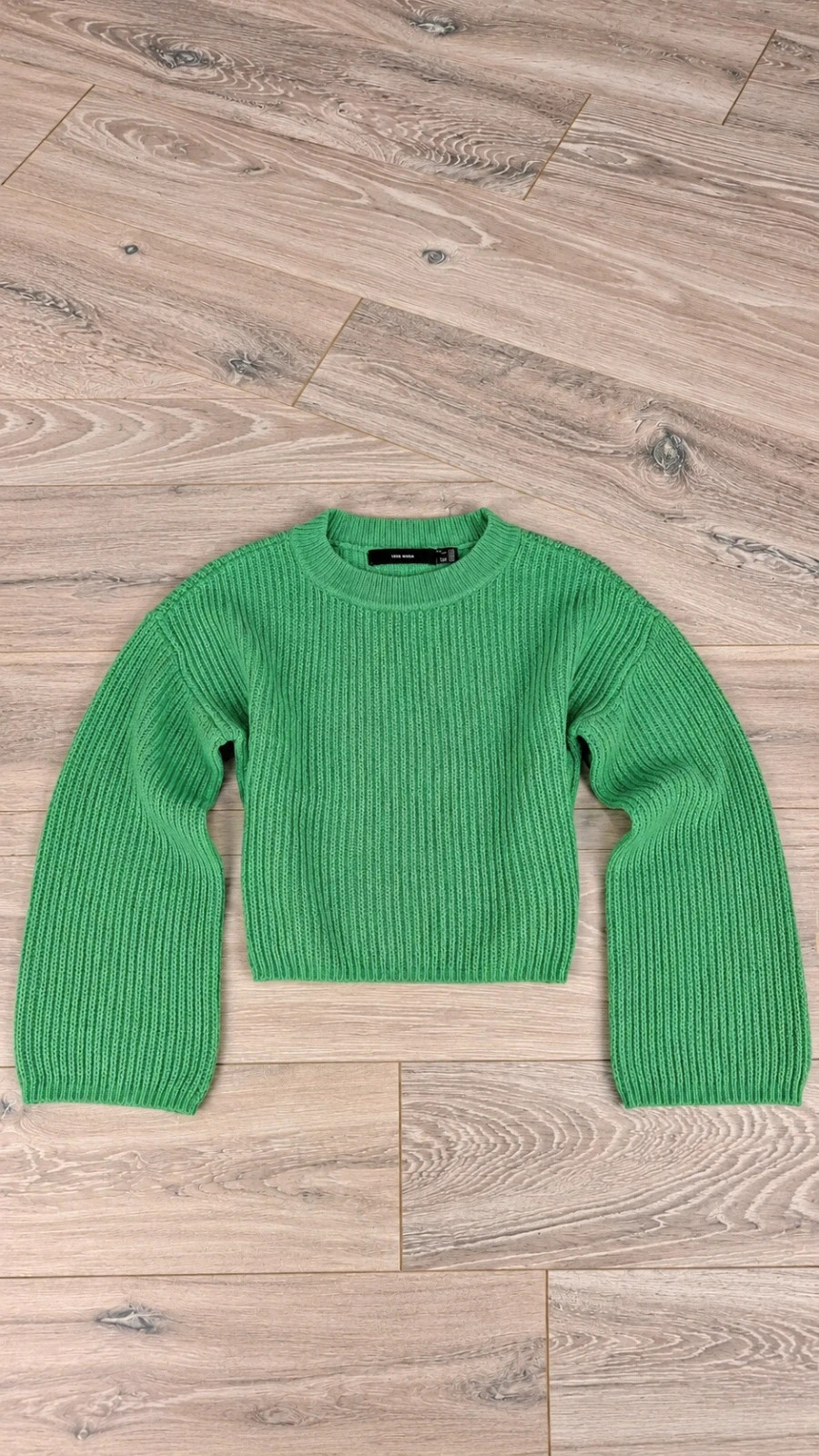 Pull court Vero Moda vert vif en maille côtelée – manches larges – Taille S