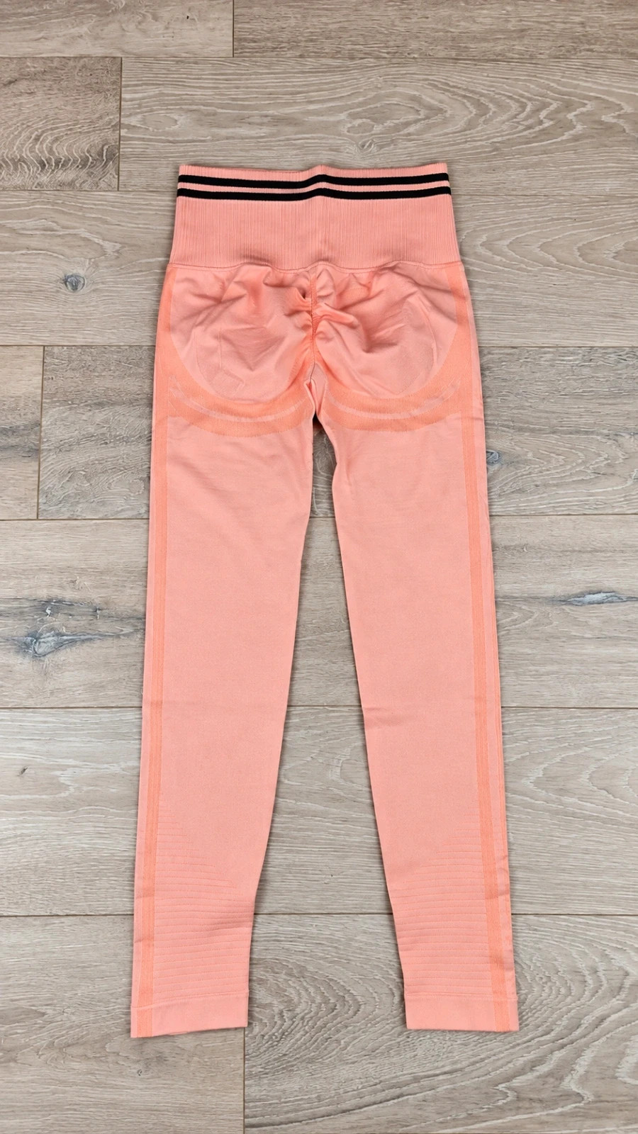 Ensemble sport seamless PUSH UP ++ corail/saumon – Taille M – NEUF – Premium – Ensemble sport seamless PUSH UP ++ corail/saumon – – taille M / 38 / 10 4