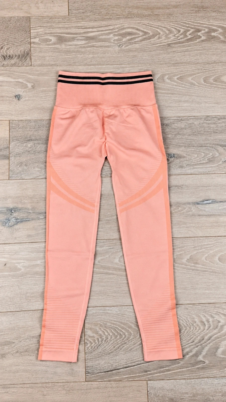 Ensemble sport seamless PUSH UP ++ corail/saumon – Taille M – NEUF – Premium – Ensemble sport seamless PUSH UP ++ corail/saumon – – taille M / 38 / 10 3