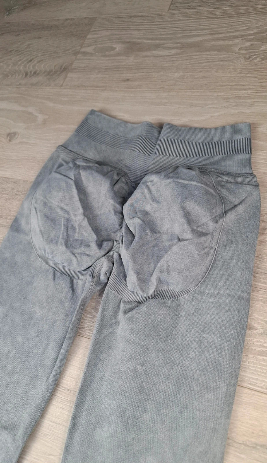 Legging sport scrunch butt gris délavé taille L – NEUF – Effet push-up & gainant – Boutique Belgique – taille L / 40 / 12 2