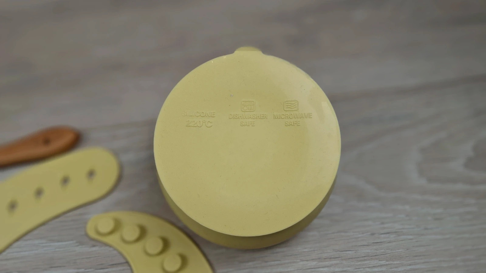 Set repas bébé silicone -bavoir -bol ventouse - cuillère – Neuf 3