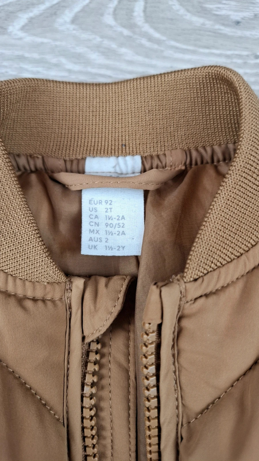 Veste mi- saisons matelassée Camel Bébé 18-24 mois – H&M – taille 18-24 mois / 86 cm 3