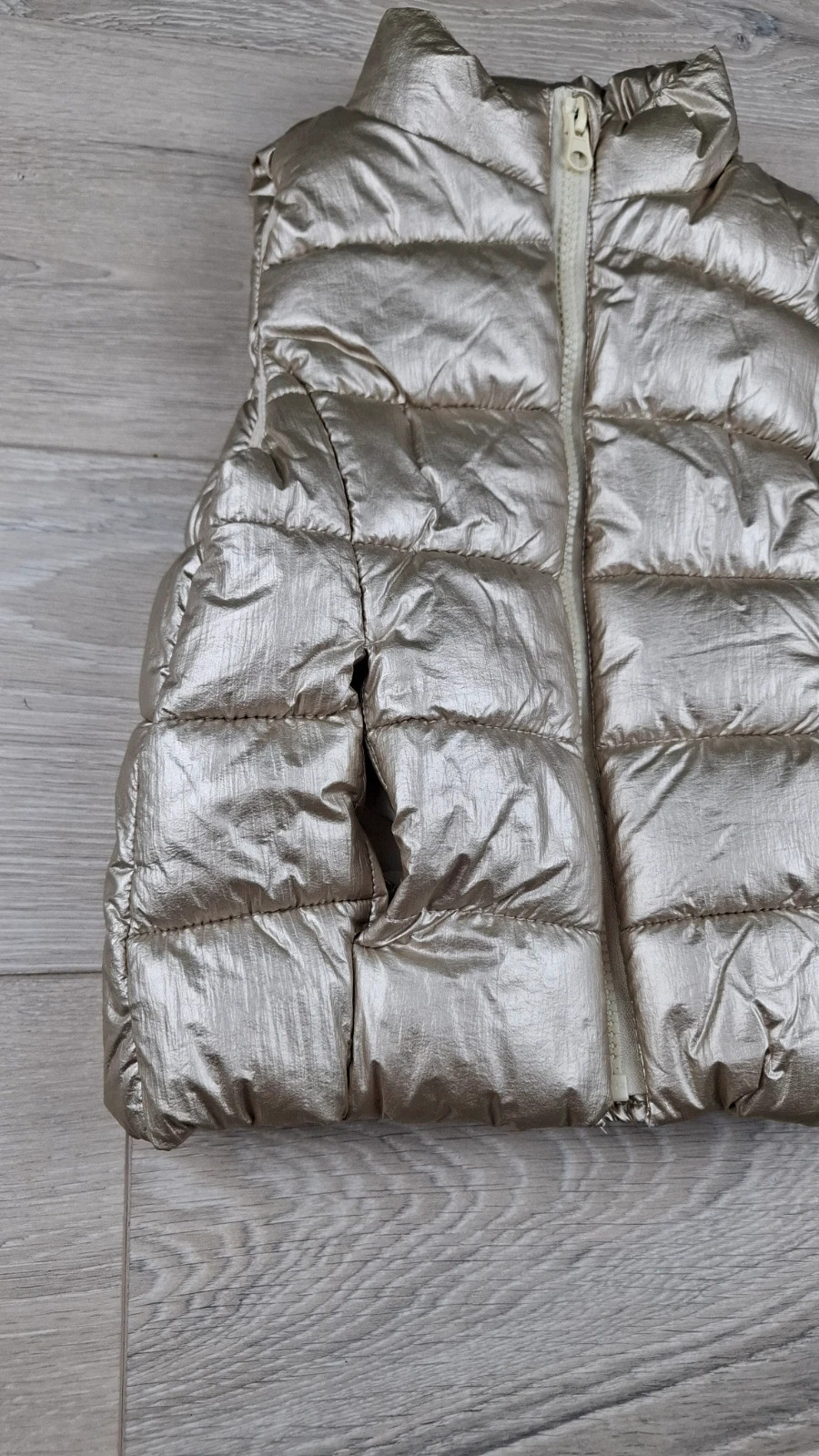 Doudoune sans manches Kiabi doré métallisé fille 4 ans très bon état – Kiabi – taille 4 ans / 104 cm 2