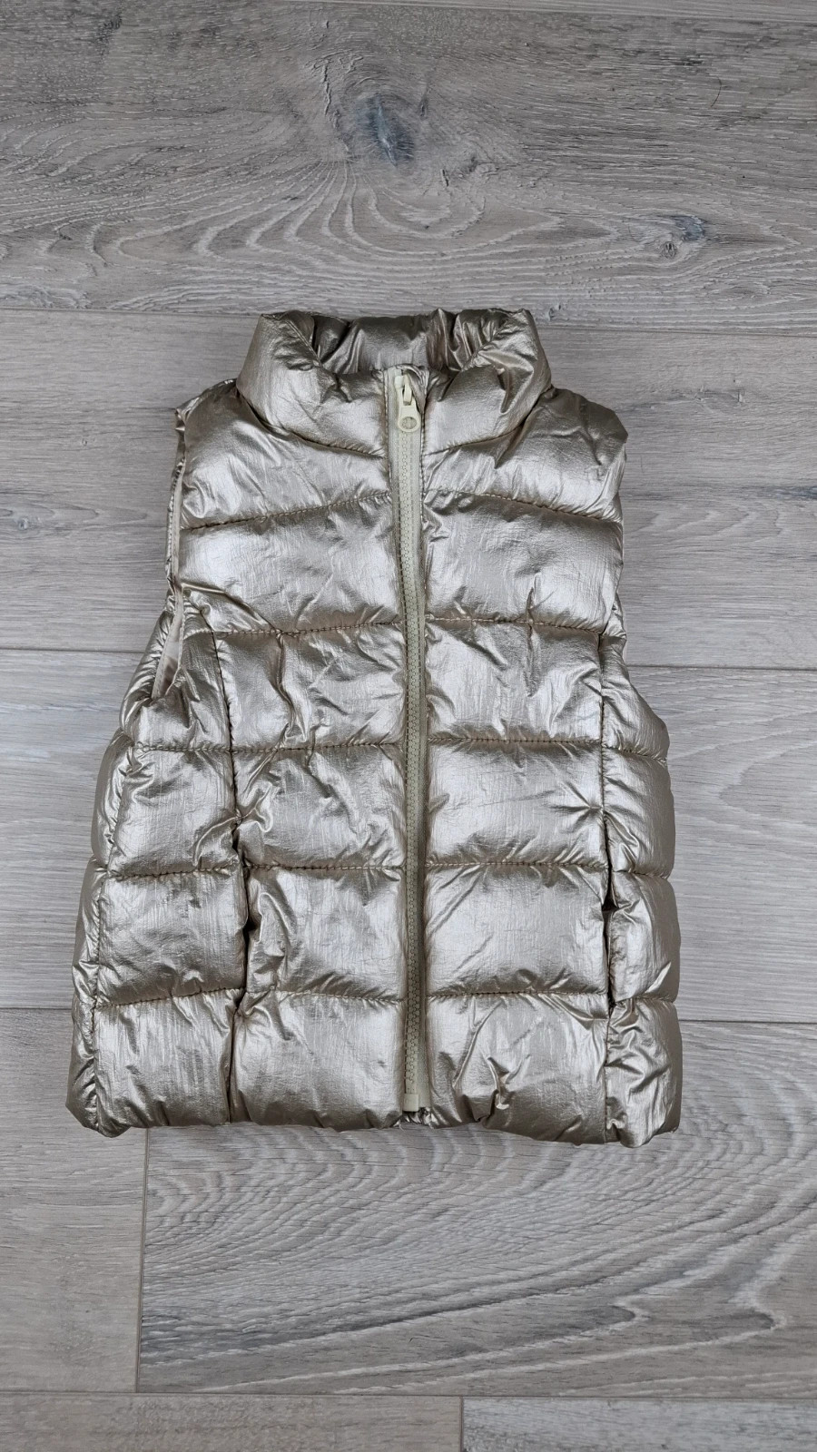 Doudoune sans manches Kiabi doré métallisé fille 4 ans très bon état – Kiabi – taille 4 ans / 104 cm
