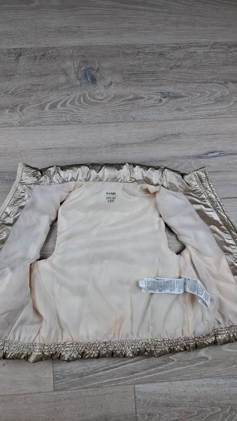 Doudoune sans manches Kiabi doré métallisé fille 4 ans très bon état – Kiabi – taille 4 ans / 104 cm 4