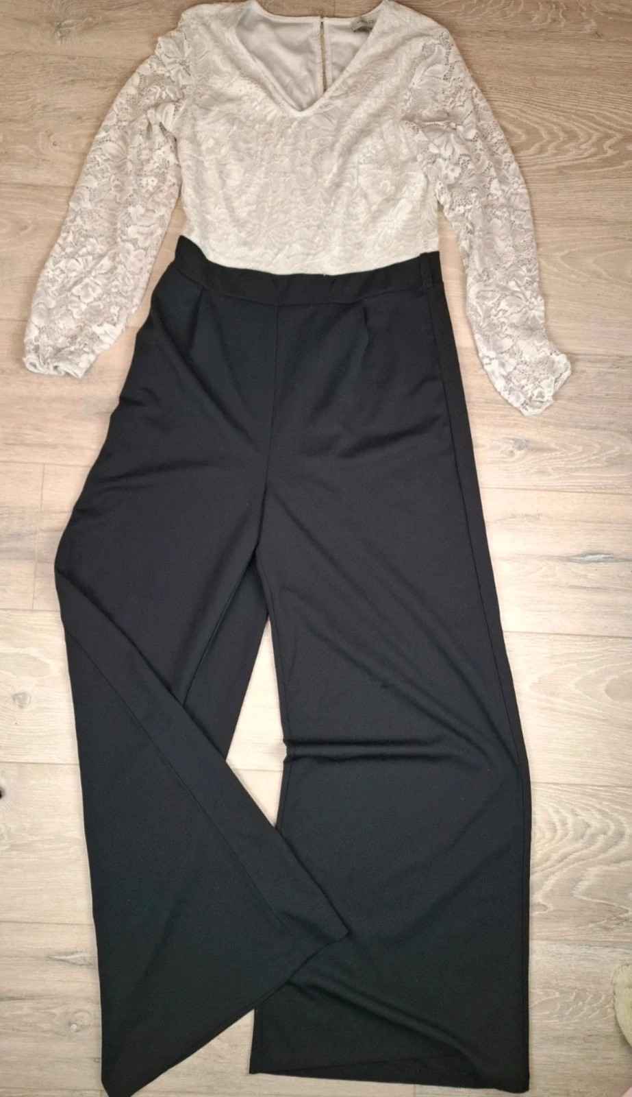 Combinaison élégante noir & dentelle blanche – Anna Field – Taille 40