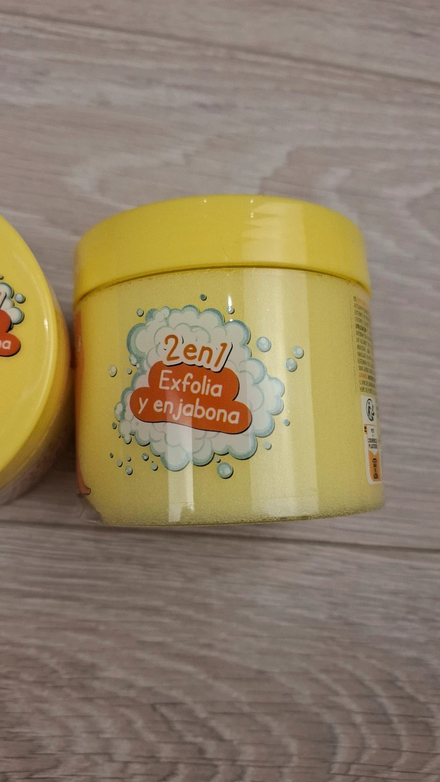 Lot gommages corps ananas The Fruit Company – neufs – exfoliant & savon 2-en-1 – The Fruit Company 3