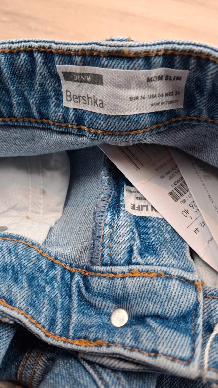 Jean mom slim Bershka femme – Taille haute – Effet destroy – Taille 36 – Neuf avec étiquettes – Bershka – taille S / 36 / 8 5