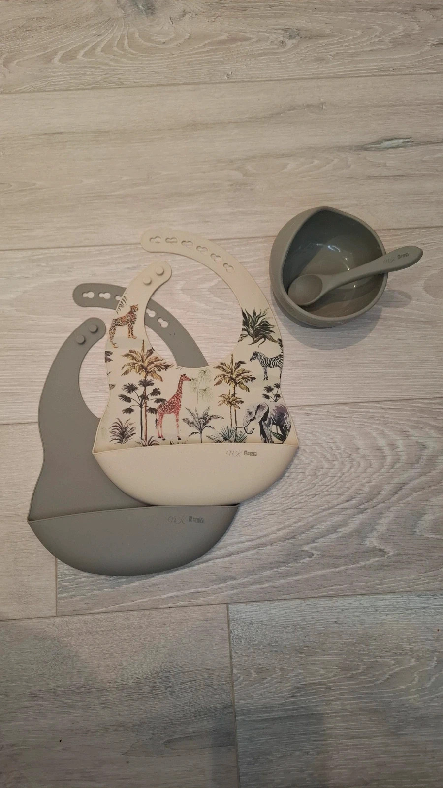 Set repas bébé – kaki & Safari – Silicone + bol ventouse + cuillère assortie- neuf 3