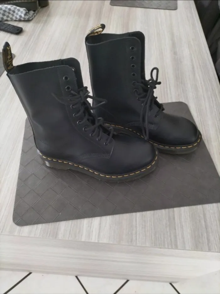 Bottine Doc Martens noir neuve. – Dr. Martens – taille EU 38 2