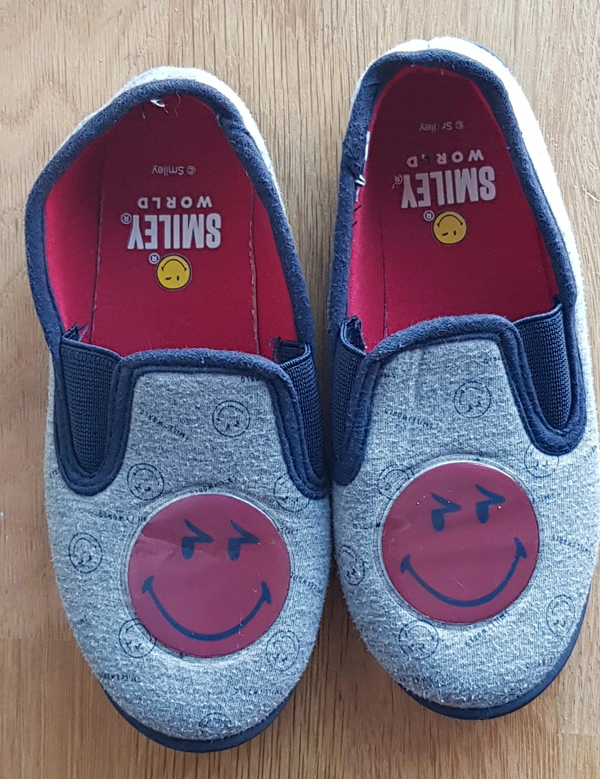 🩶 pantoufles garçon smiley 🩶 – Smiley – taille EU 30 2