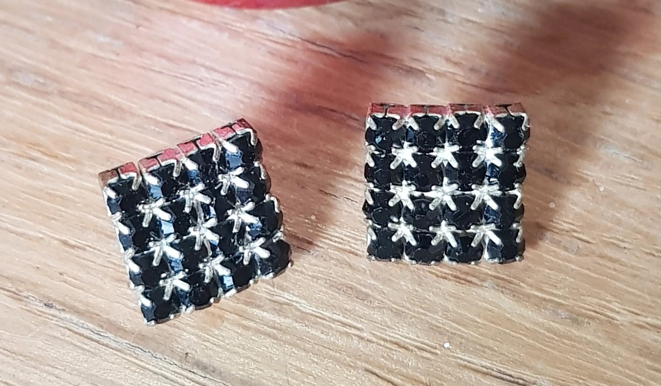🖤 boucle d'oreille carré fantaisie 🖤 – Claire's – taille Taille unique 2