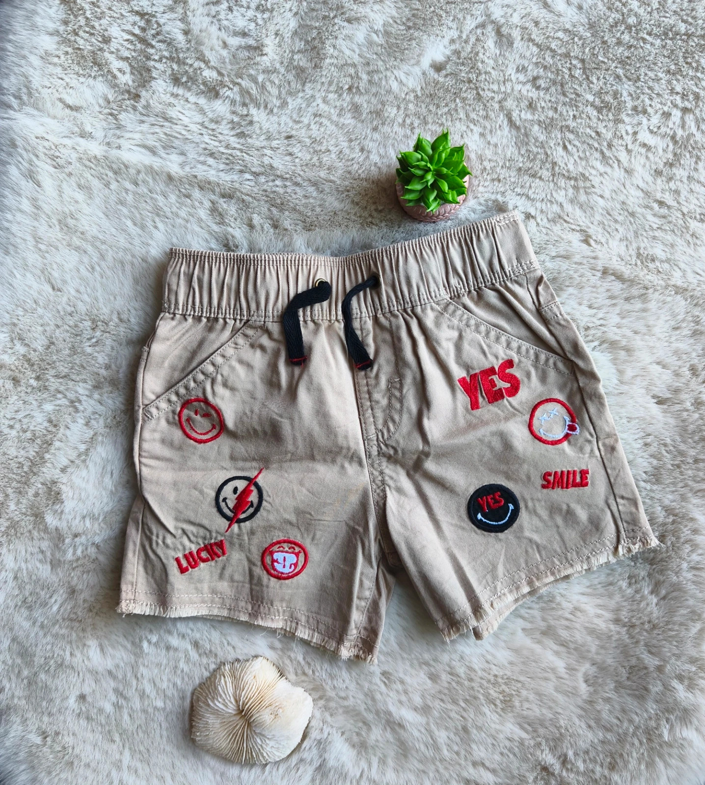 🤎 short garçon smiley T3 ans 🤎