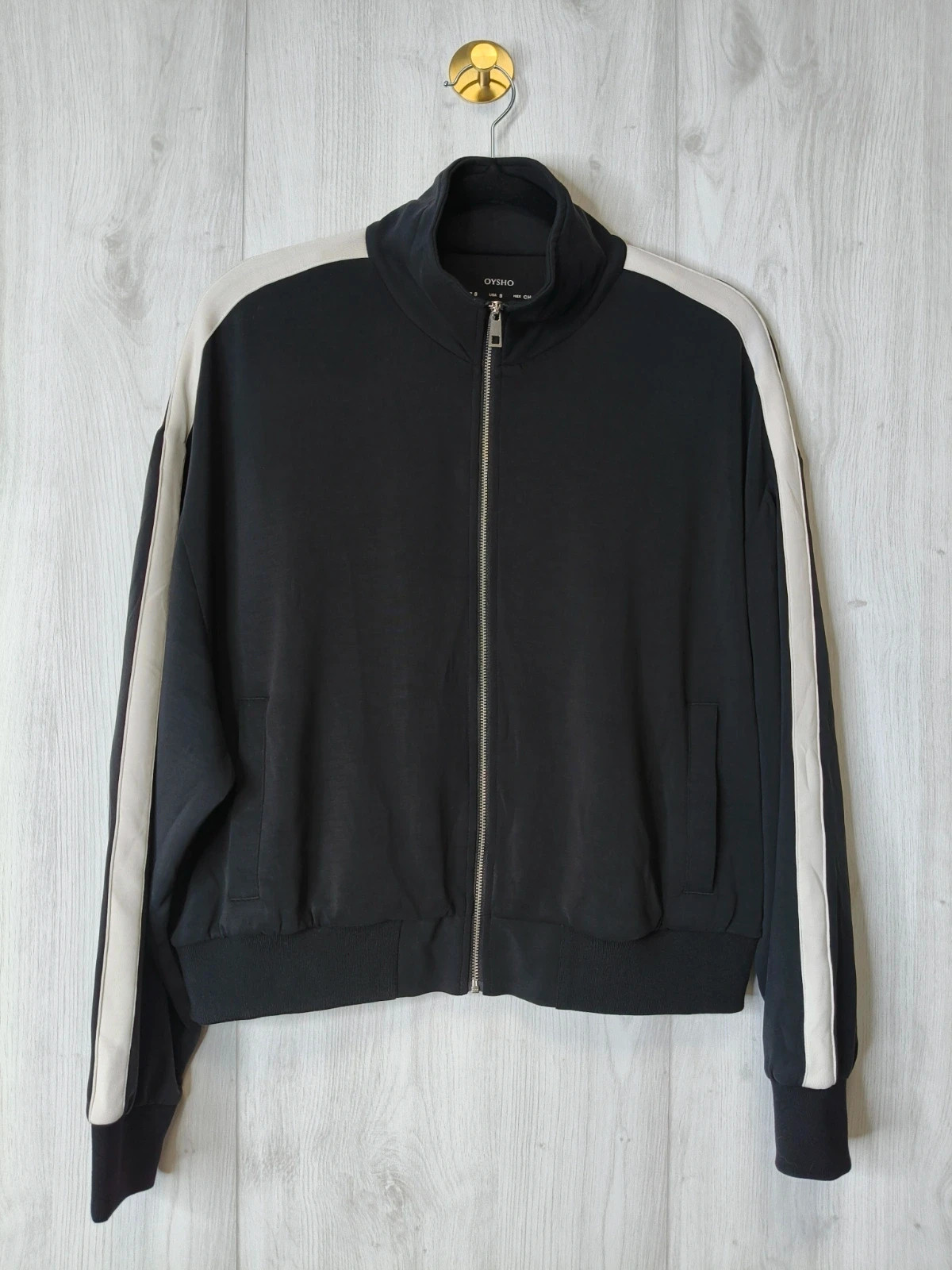 OYSHO Veste légère bomber Soft Touch noire à bandes – S – Oysho – taille S / 36 / 8 3