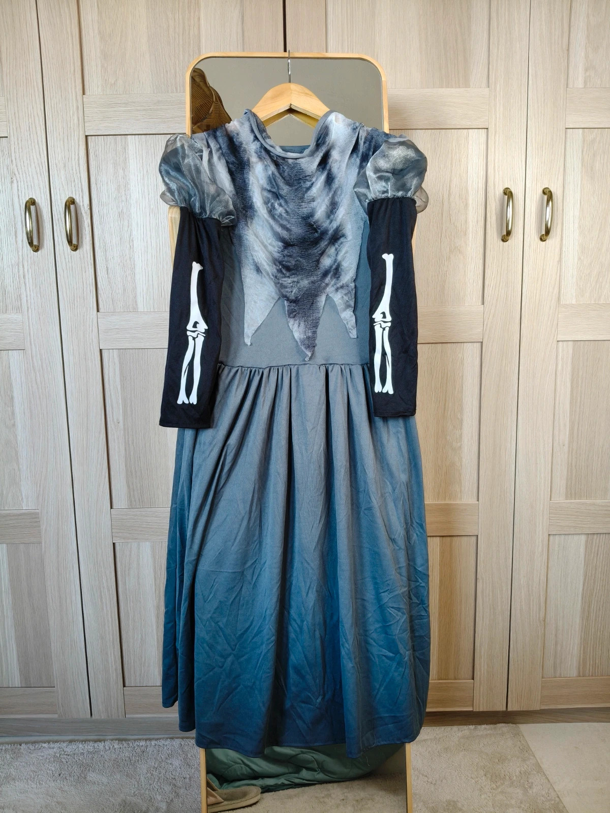 Déguisement Halloween fille robe squelette fantôme gris noir – env. 10/12 ans