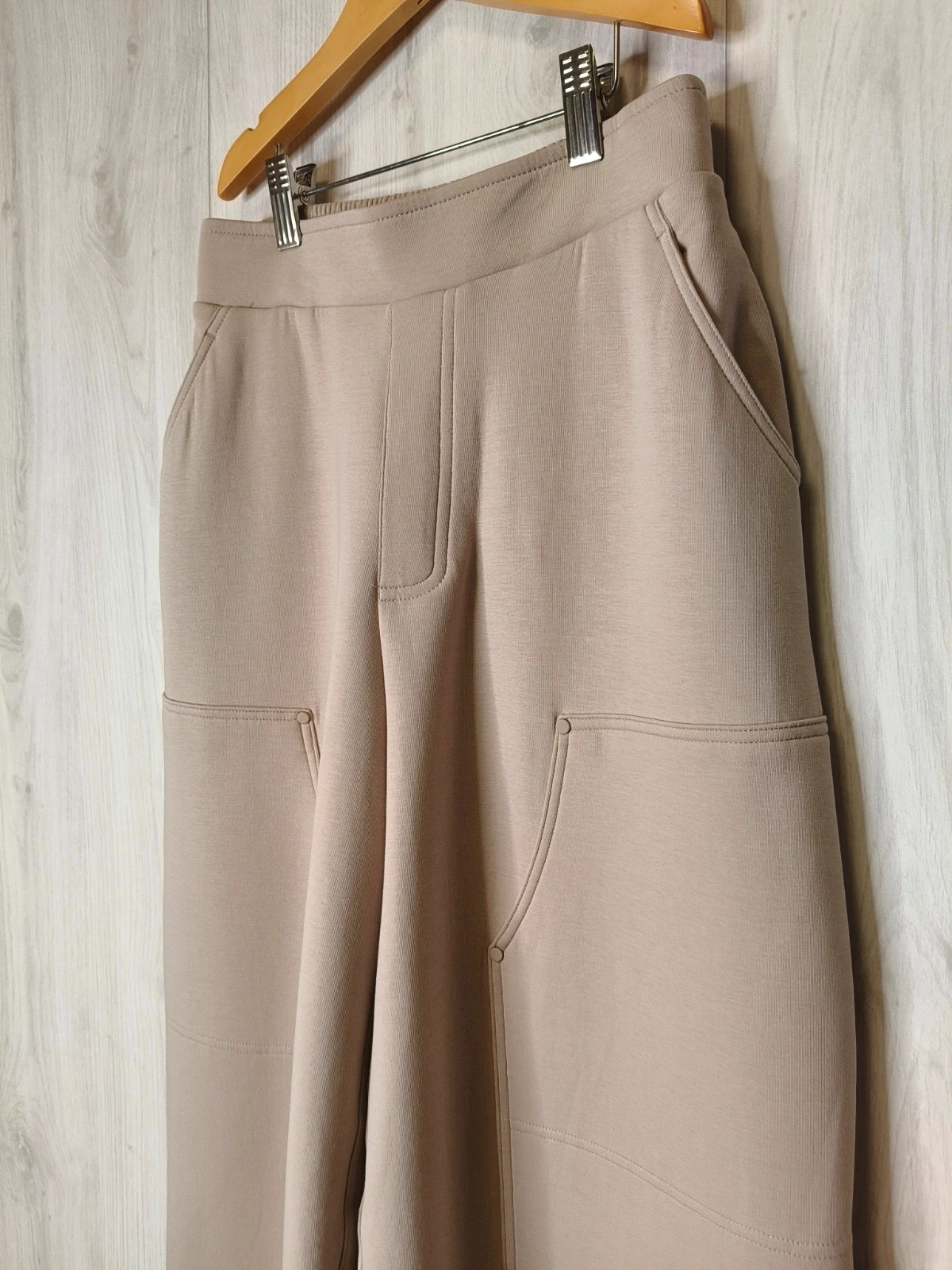 OYSHO Pantalon large style cargo beige – XS /S – Neuf avec étiquette – Zara – taille XS / 34 / 6 4