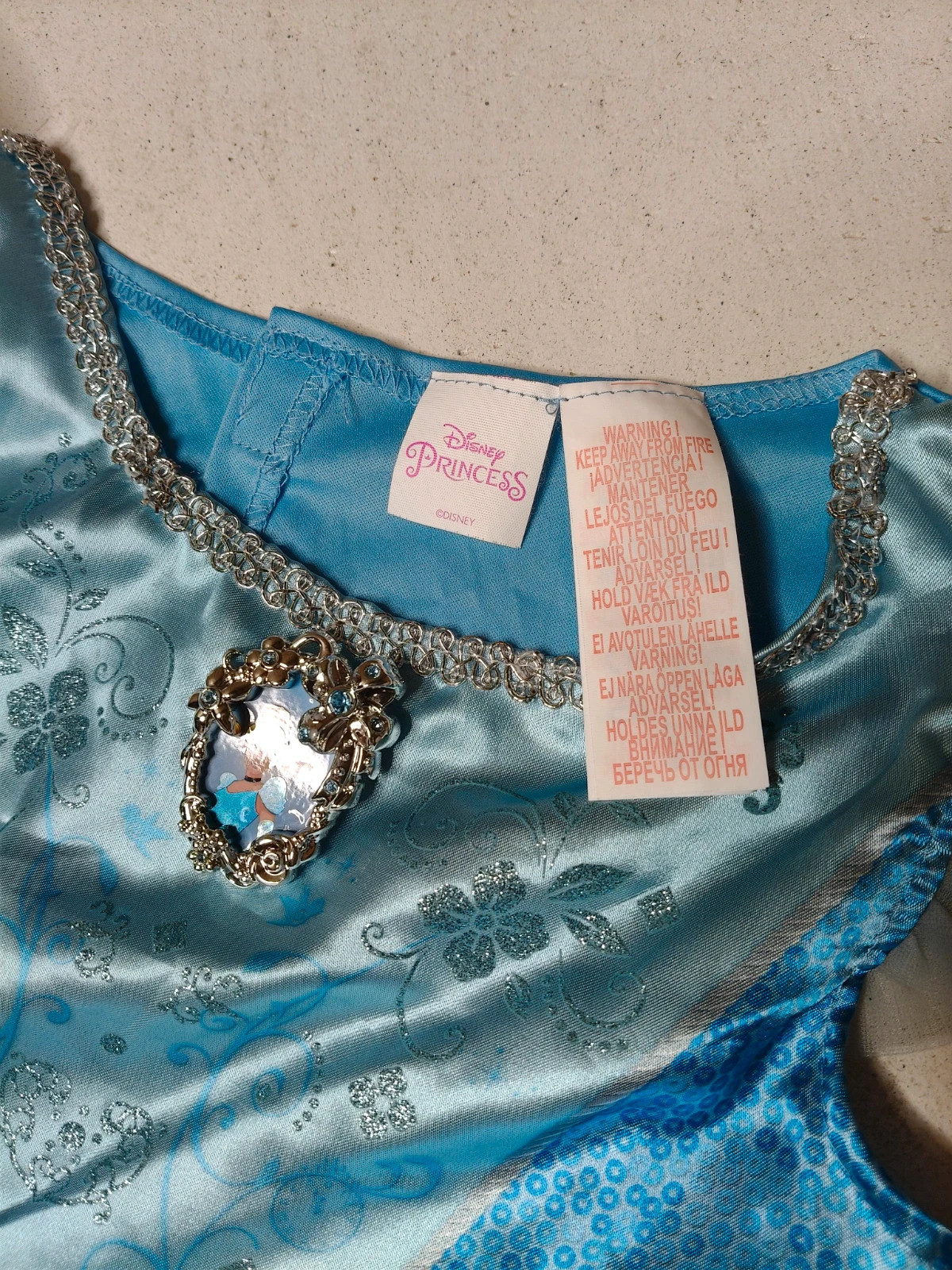 Robe princesse Disney Cendrillon 7-8 ans – Disney – taille 7 ans / 122 cm 4