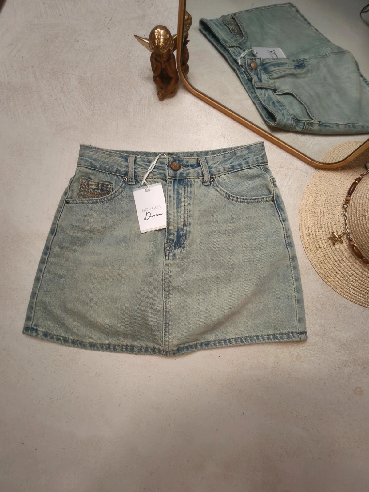 Jupe-short en jean bleu clair broderies dorées – Goa Goa – taille S / 36 / 8 2