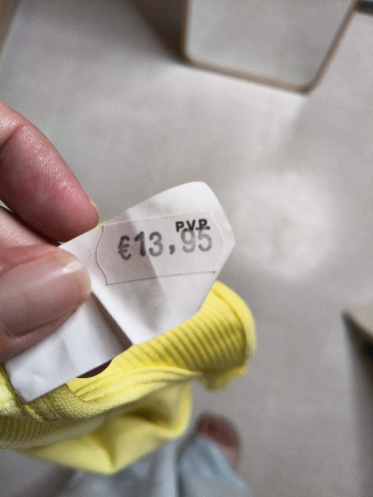 Ensemble de sport brassière et short jaune 34 – Rien – taille S 4