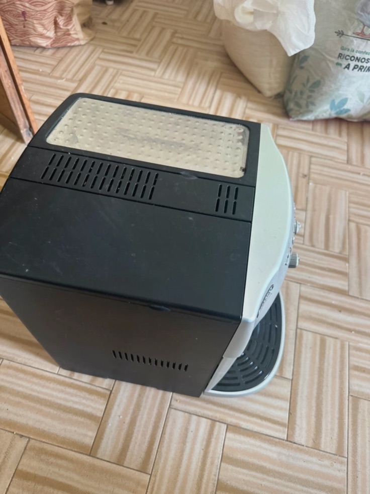 Cafetière expresso DeLonghi Magnifica grise – DeLonghi 3