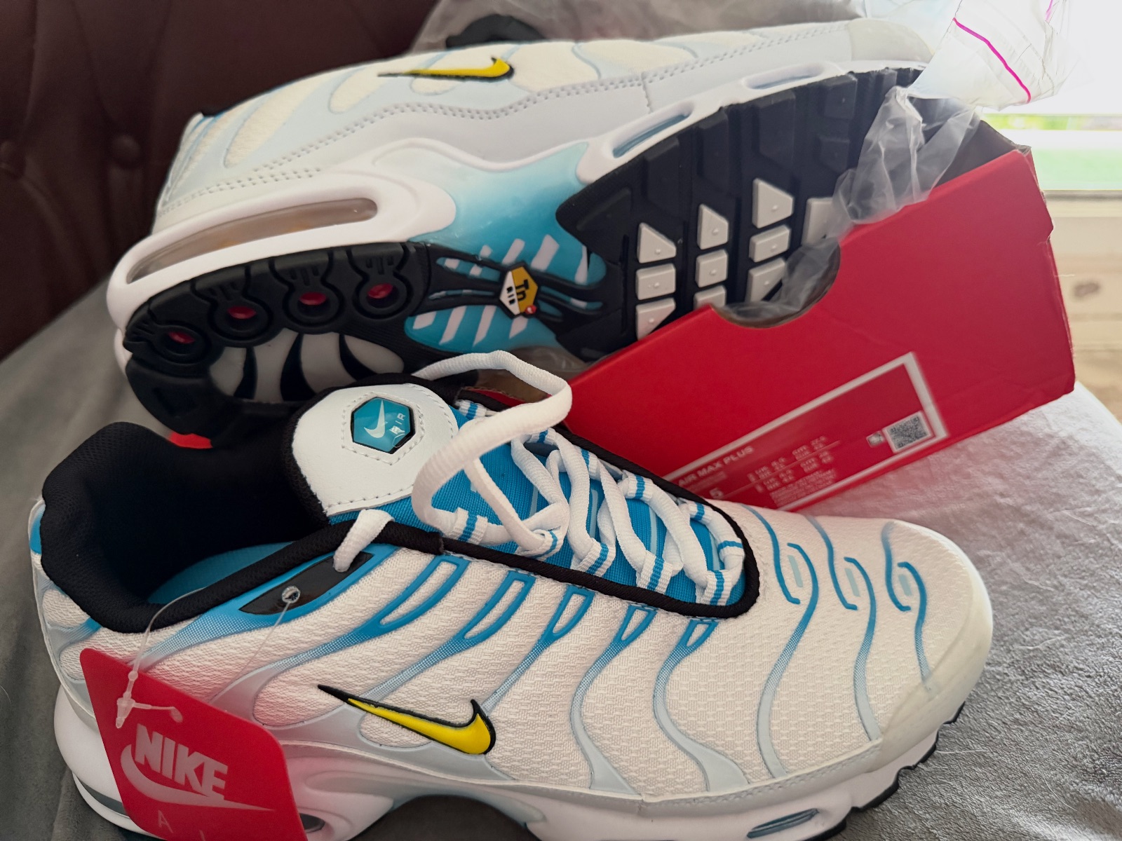 Baskets Nike Air Max Plus TN Blanches et Bleues – Nike – taille EU 43 3