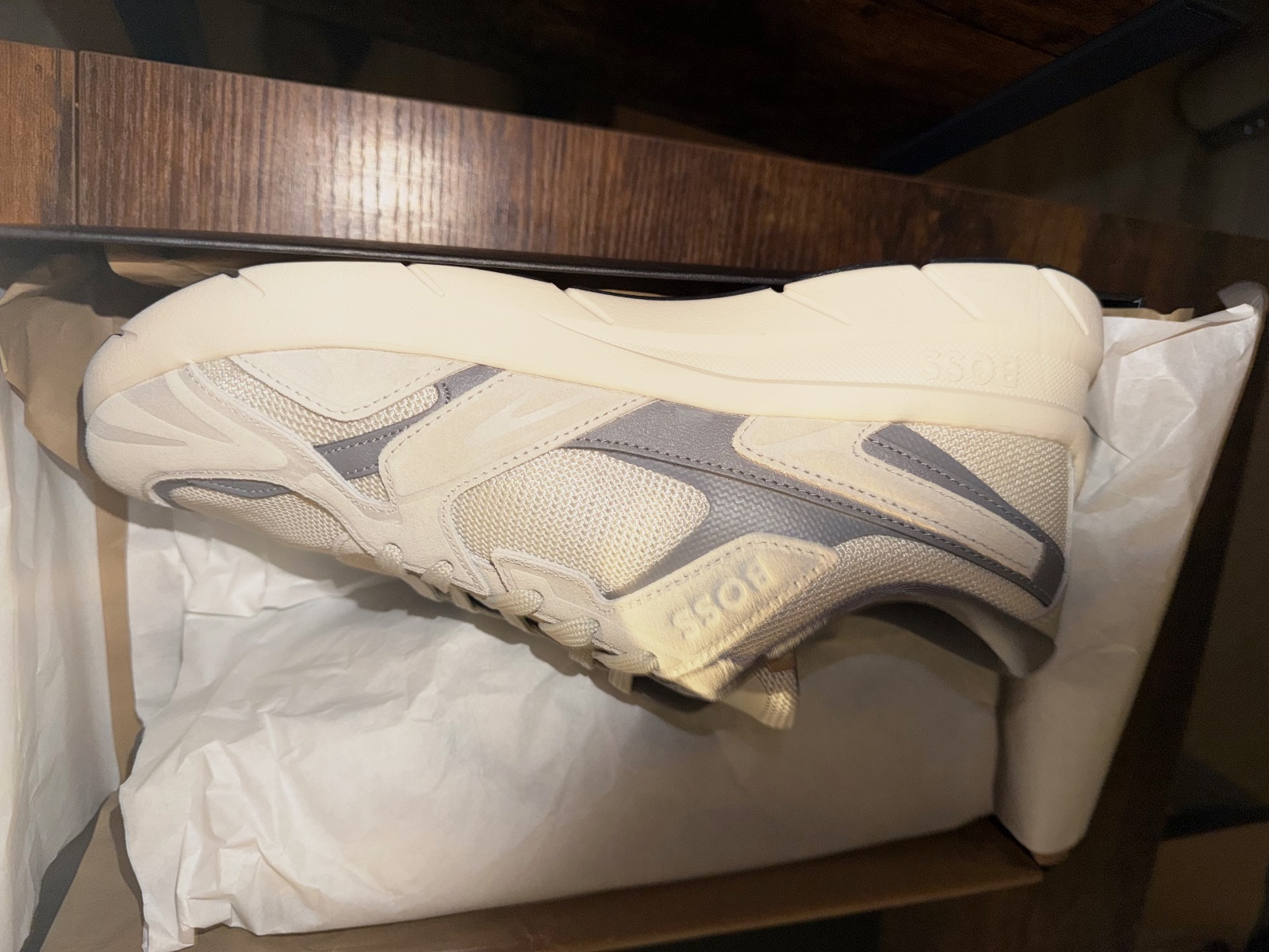 Baskets sneakers Boss beige et gris – Hugo Boss – taille EU 43 2