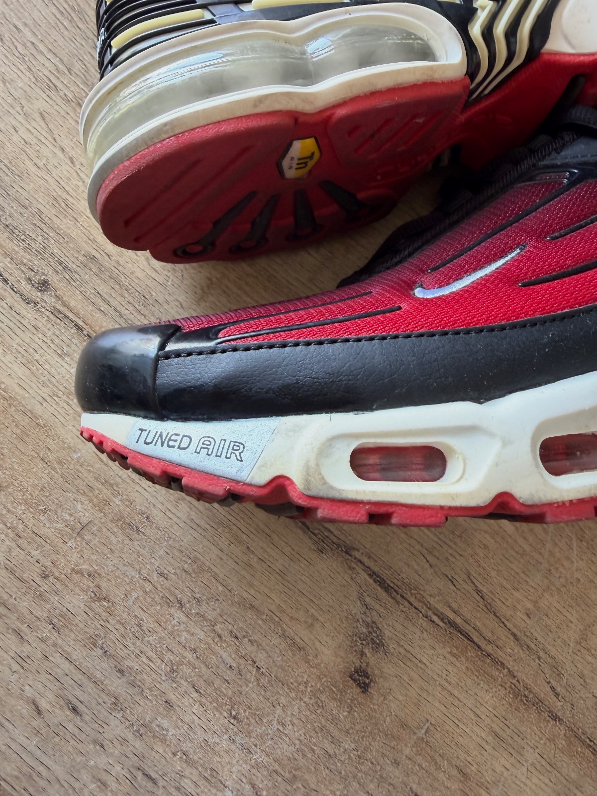 Baskets Nike Air Max Plus 3 rouge et noir – Nike – taille EU 44 2