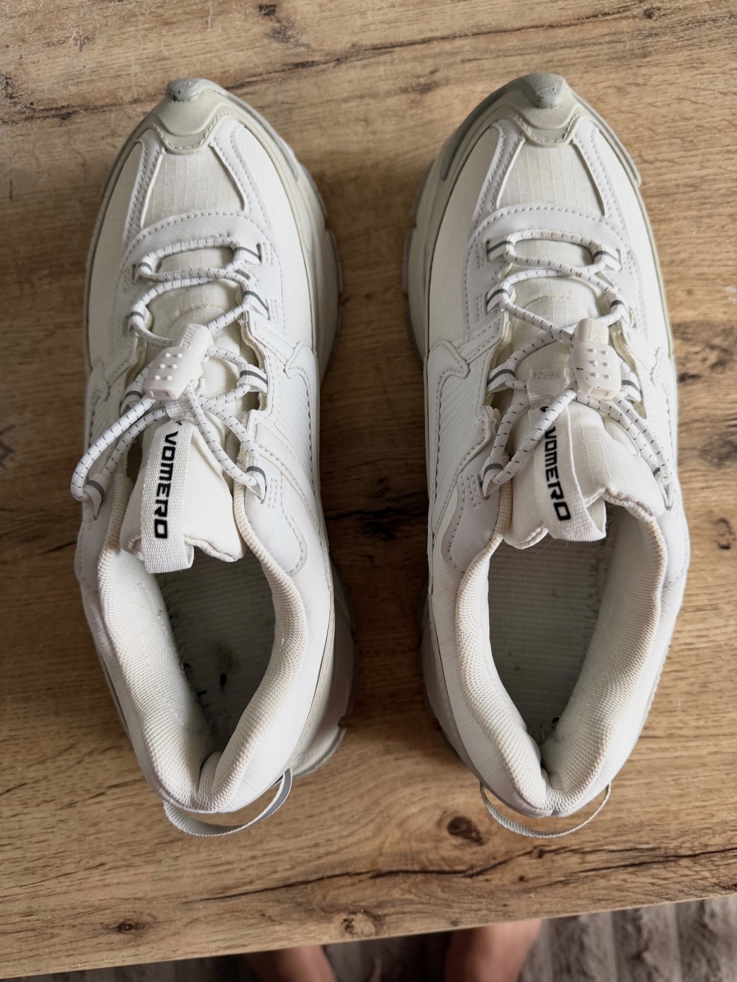 Baskets Nike Vomero Roam blanches