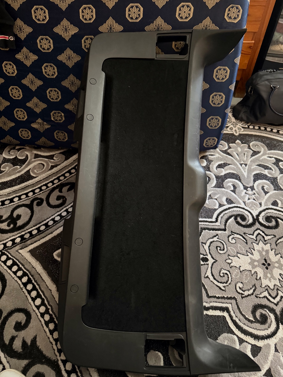 Plage arrière Citroën en plastique et moquette noire – Citroën 2