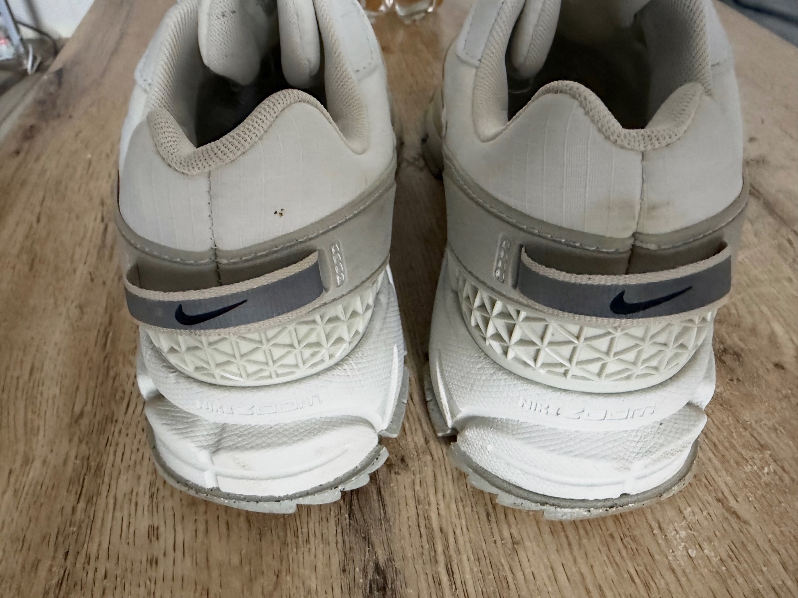 Baskets Nike Vomero Roam blanches – Nike – taille EU 43 5