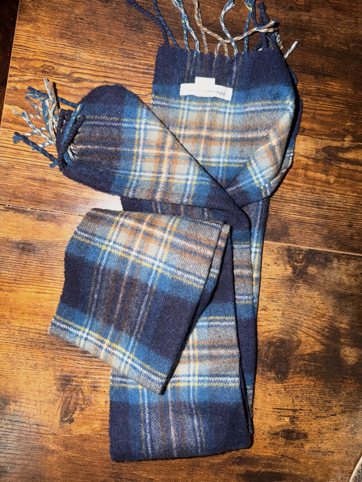 Écharpe en cachemire à carreaux Johnstons of Elgin – Johnstons of Elgin – taille S 2