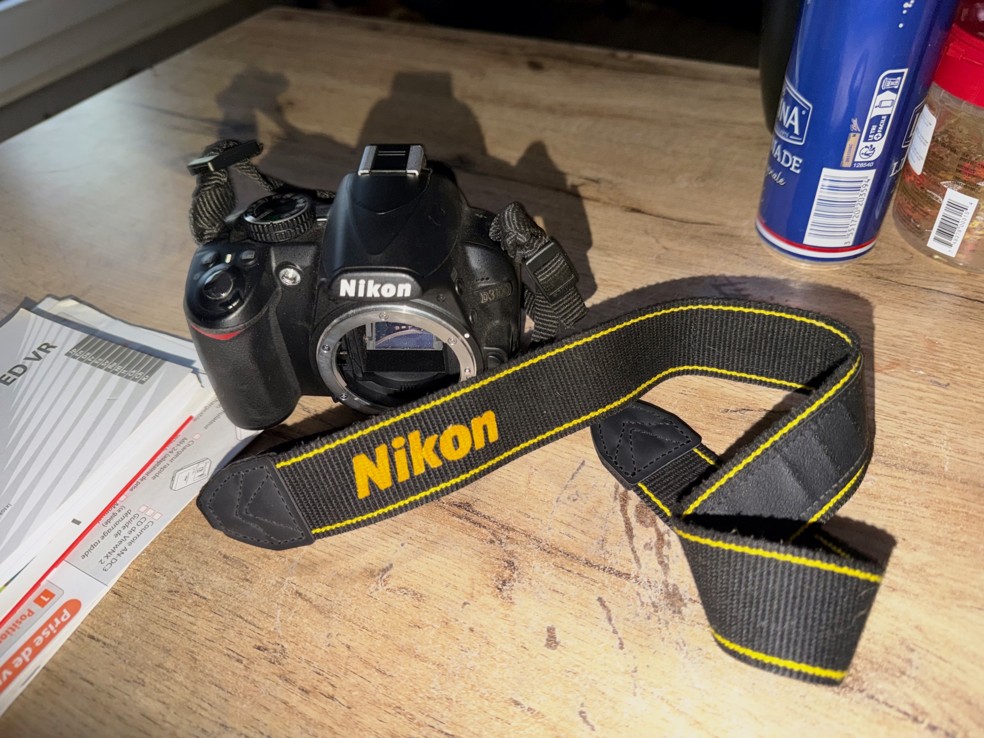 Appareil photo reflex Nikon D3100 avec objectif 18-105mm