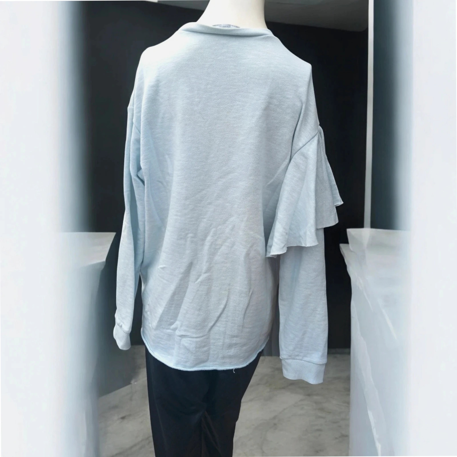Sudadera Zara Trafaluc Azul Pastel con Volante Asimétrico - Talla S (amplia) sirve para M – Zara Trafaluc – taille S / 36 / 8 2