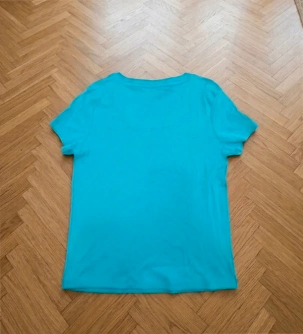 Camiseta Azul Turquesa con Escote en V y Detalles – Talla 14 – taille 14 ans / 164 cm 2