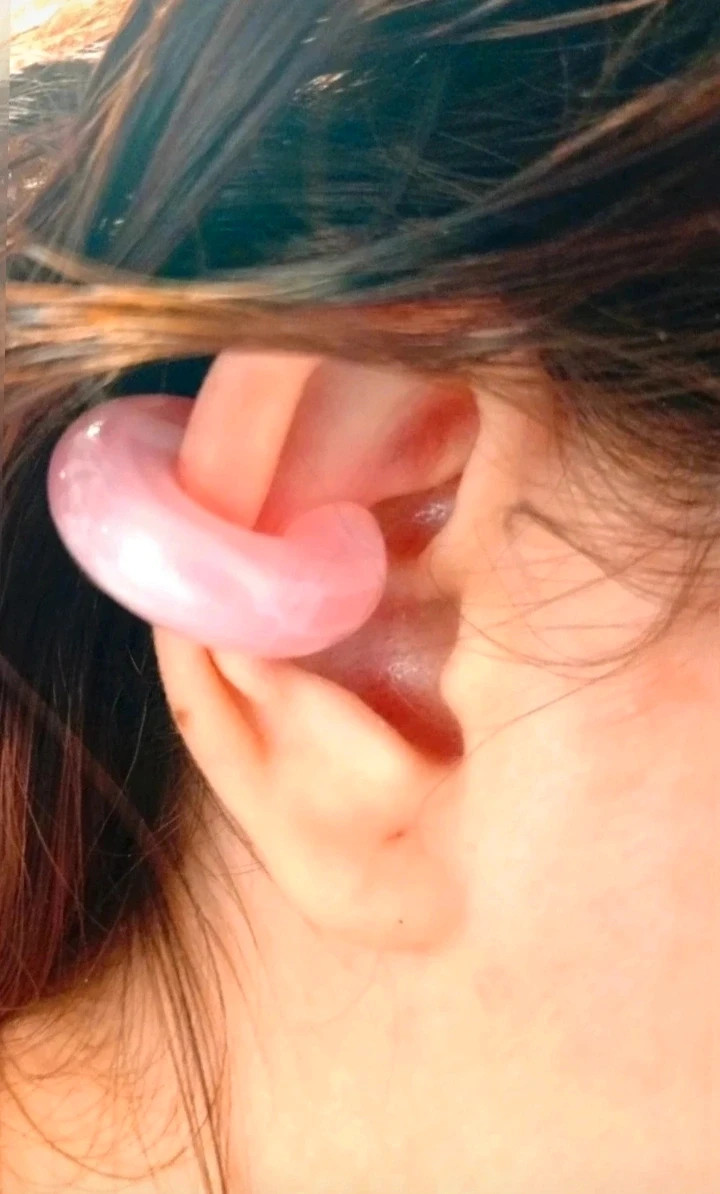 Un pendiente earcuff 2