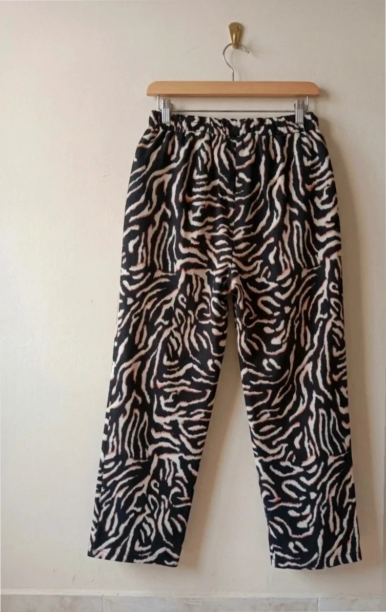Pantalón Fluido Animal print Cebra - antonio Dominguez - Talla 50 – Antonio Dominguez – taille 5XL / 50 / 22 2