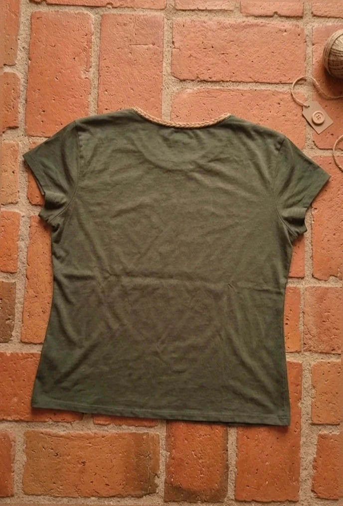 Camiseta Verde Oliva Con Detalle Trenzado en el Cuello – Esmara – taille M / 38 / 10 2